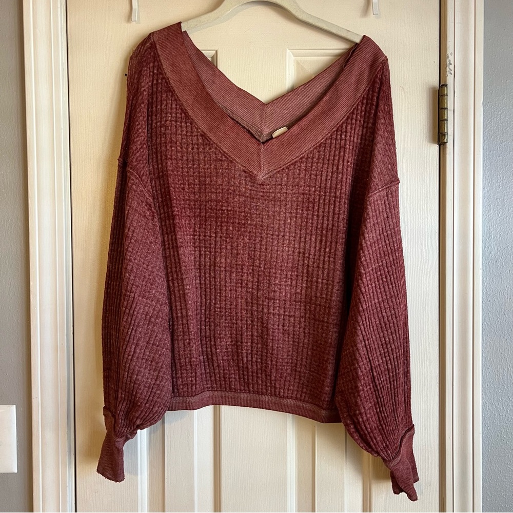 We The Free v neck sweater size XS oversized